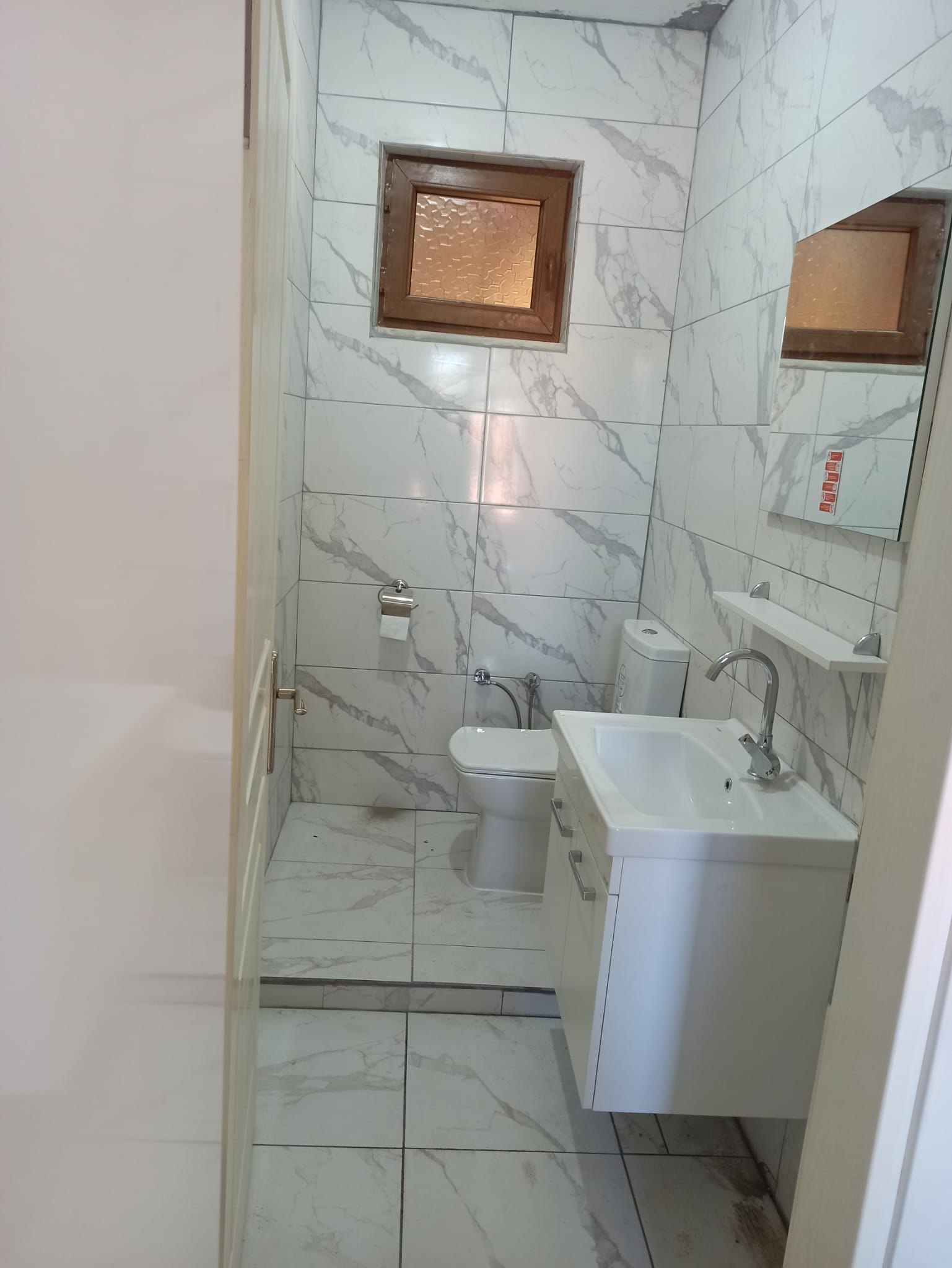 Balaban Mobilya banyo dolabı ve ayna uygulaması